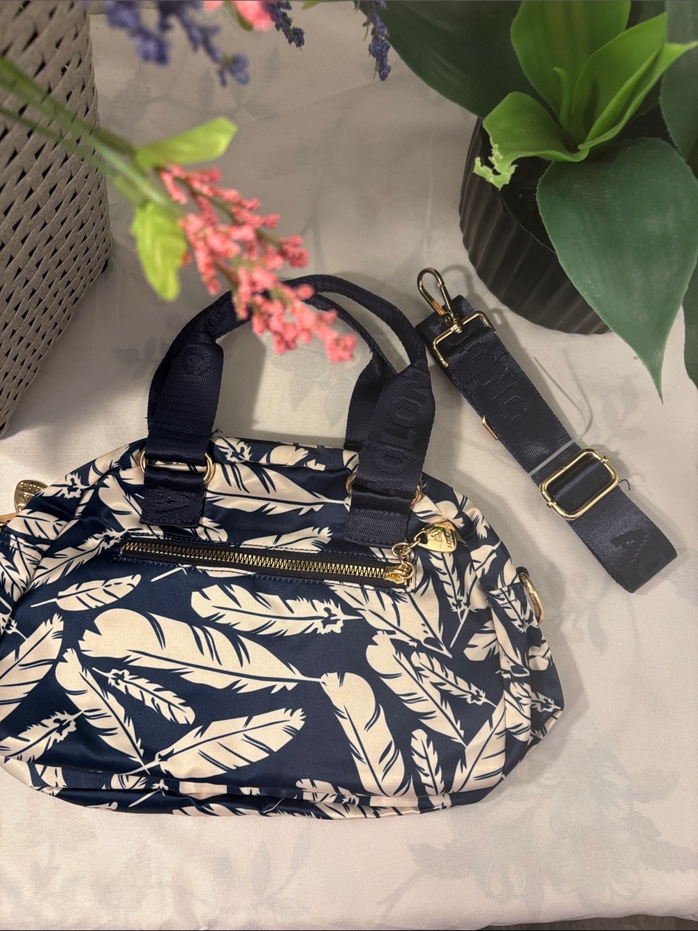 AO LONG Navy & Cream Floral Handbag New With Tags - Picture 3 of 5